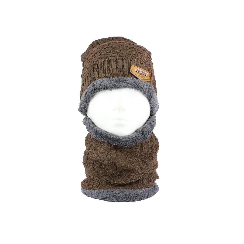 CP-01-gorro-con-cuellera-cafe-invierno-maquillaje-progirl.webp