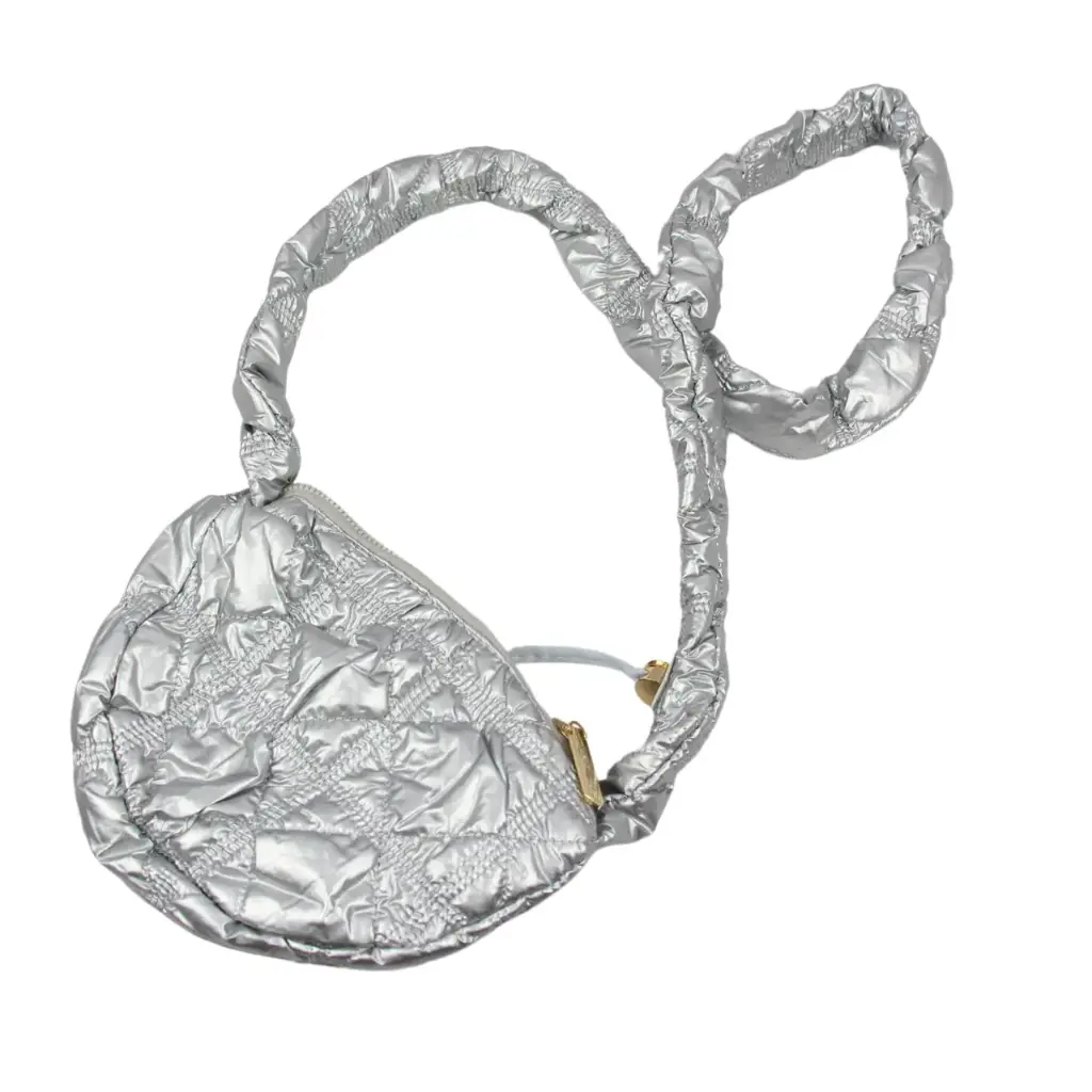 [8696-PLATA] Bolsa de mano color plata con acabado sofisticado (1 pieza)