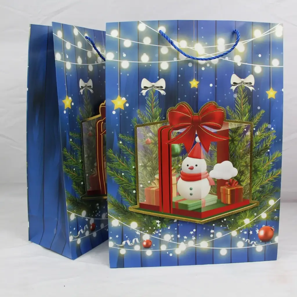 [3153A] Bolsa de regalo navideña con colores y texturas tradicionales 41.5x30x12cm (12 piezas)